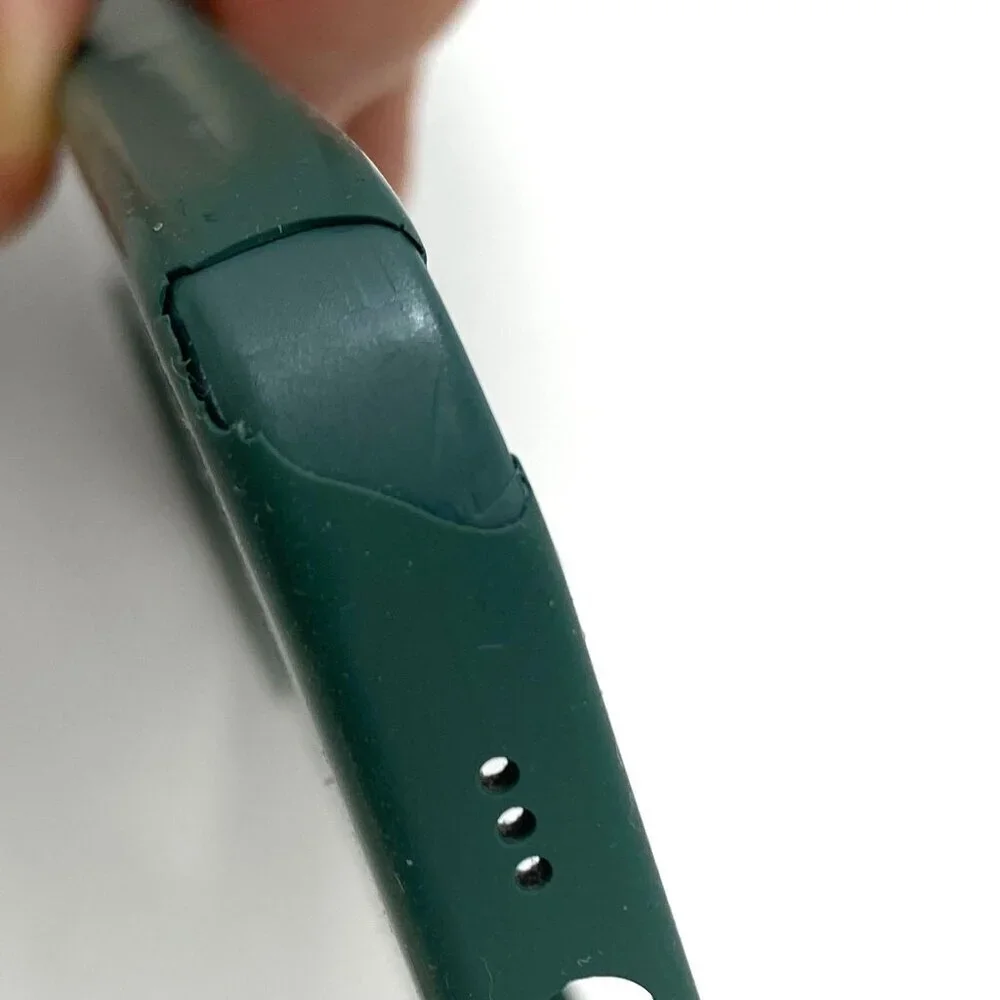 Apple iPhone 13 Silicone Case with MagSafe Green Preowned As Is